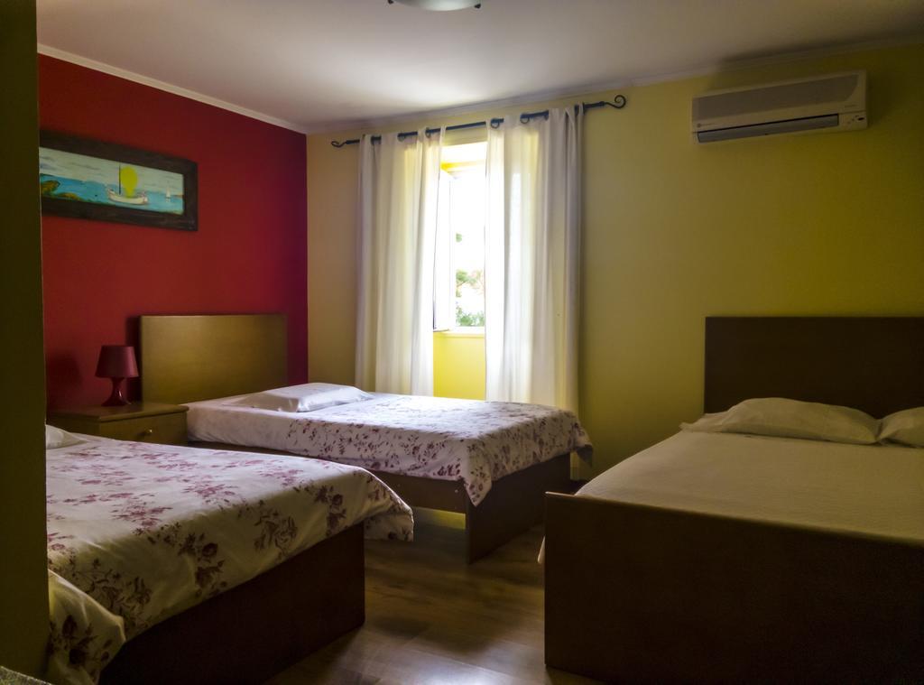 Hotel O Catraio モンチジョ 部屋 写真